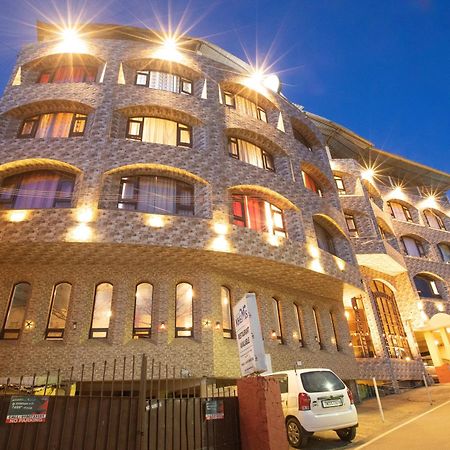 Devi Enterprises - Hotel Khems Ooty Luaran gambar