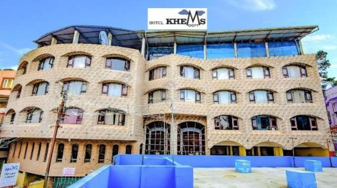 Devi Enterprises - Hotel Khems Ooty Luaran gambar