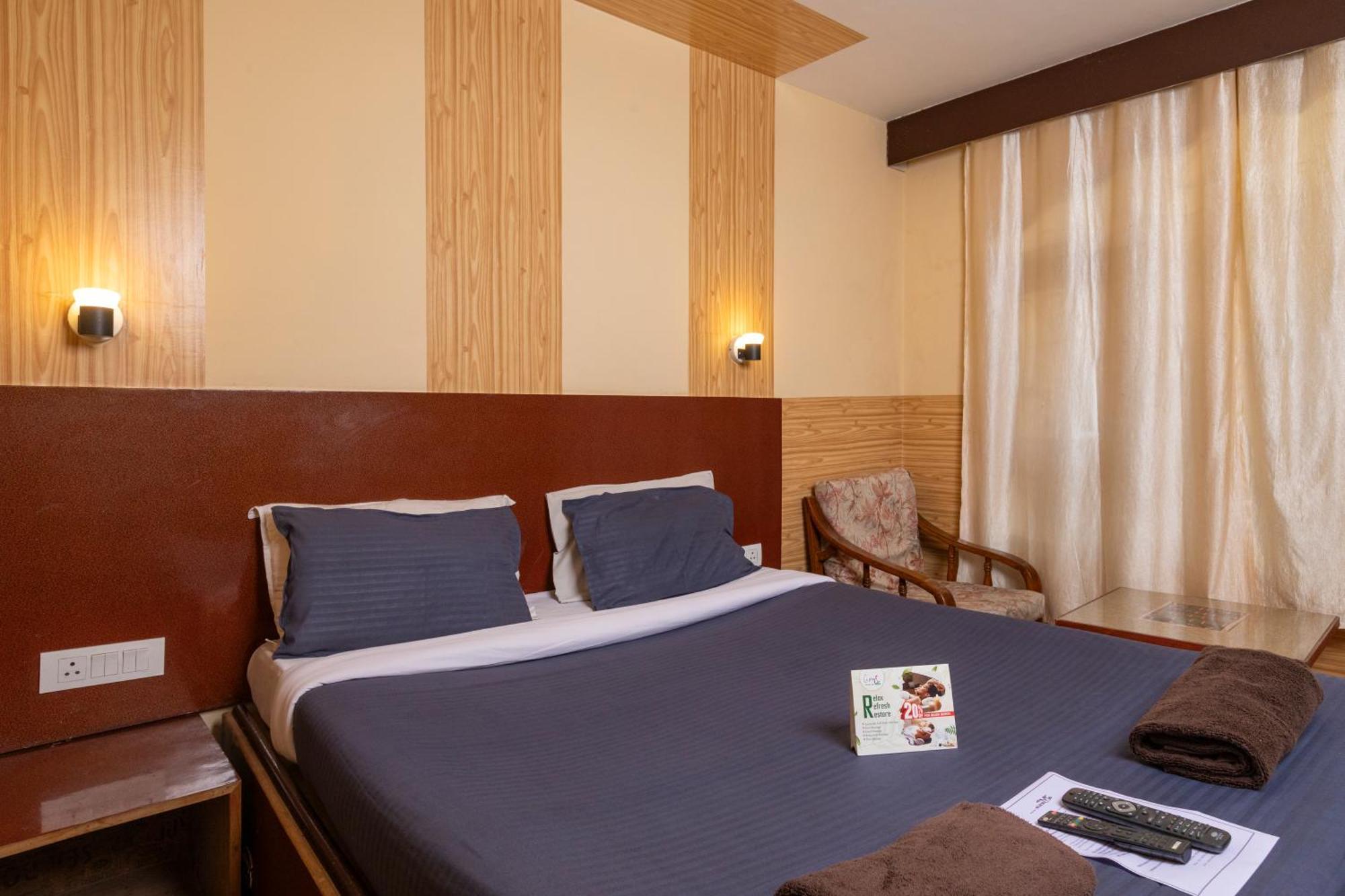 Devi Enterprises - Hotel Khems Ooty Luaran gambar
