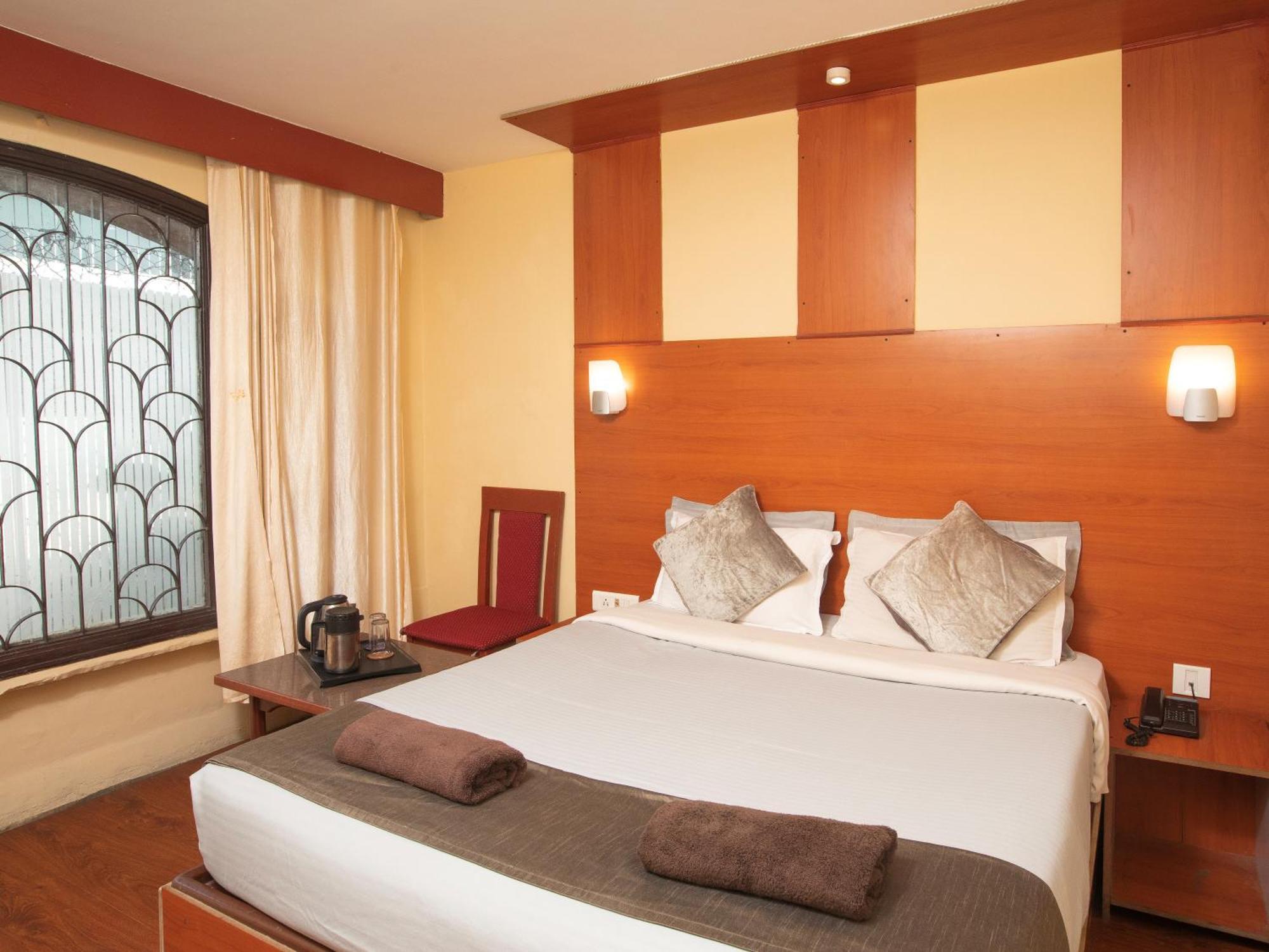 Devi Enterprises - Hotel Khems Ooty Luaran gambar
