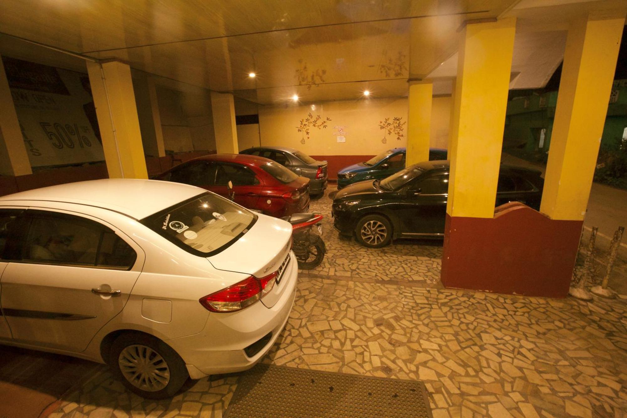 Devi Enterprises - Hotel Khems Ooty Luaran gambar