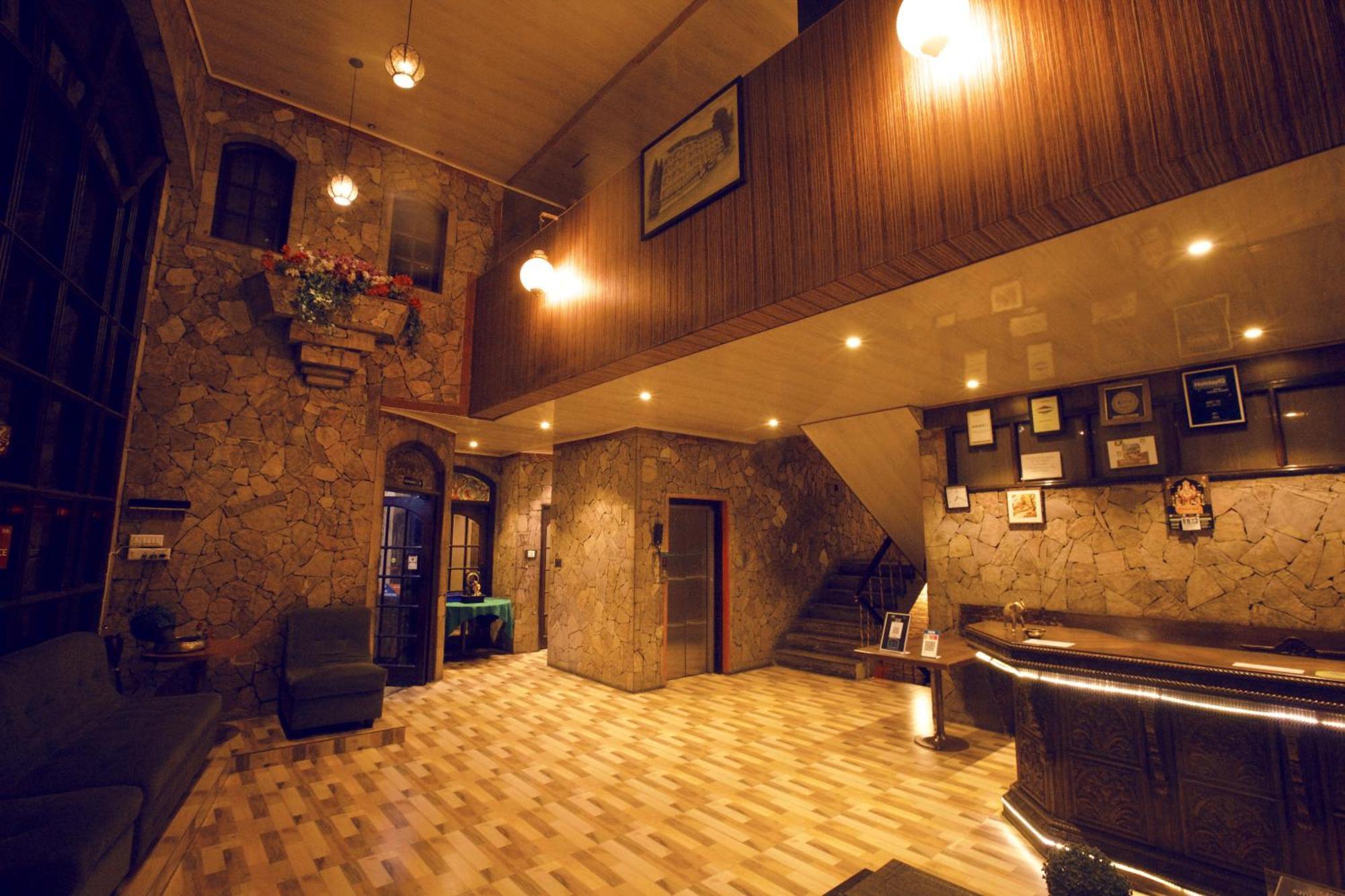 Devi Enterprises - Hotel Khems Ooty Luaran gambar