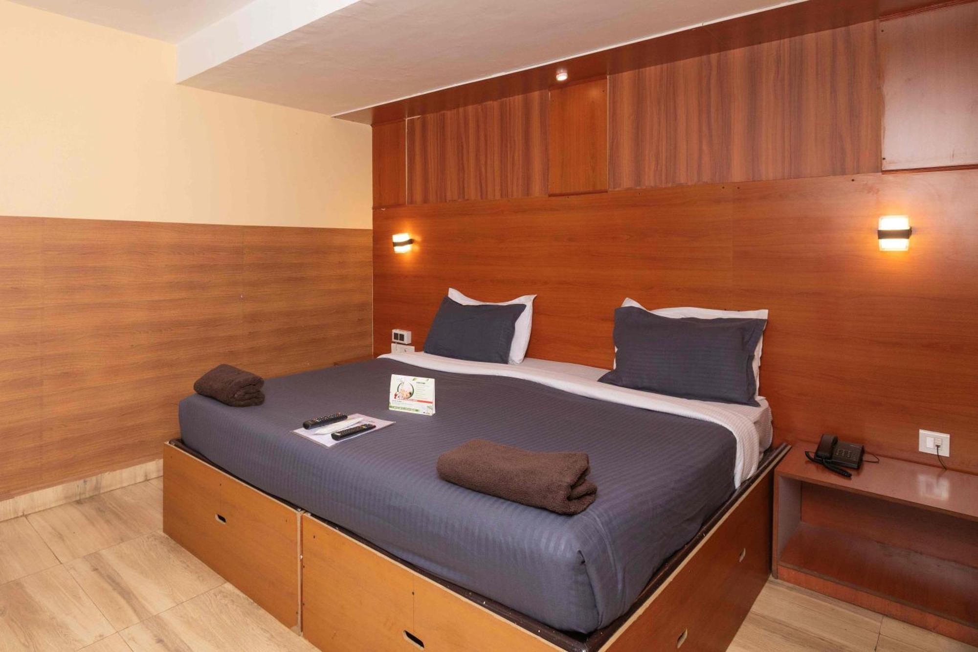 Devi Enterprises - Hotel Khems Ooty Luaran gambar