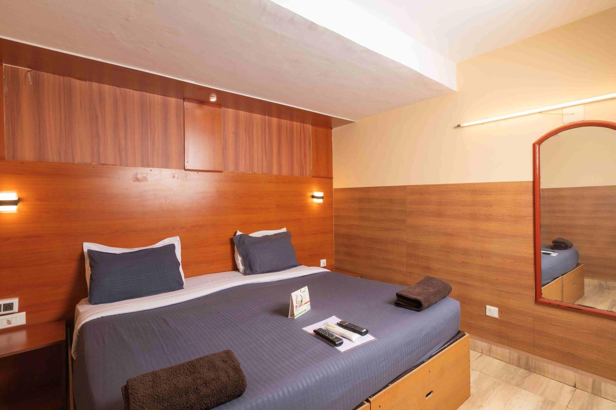 Devi Enterprises - Hotel Khems Ooty Luaran gambar
