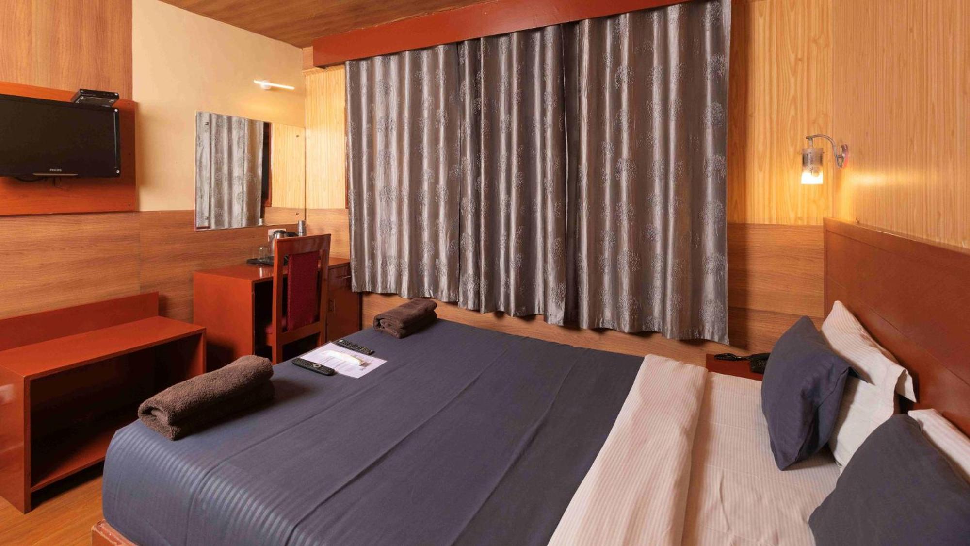 Devi Enterprises - Hotel Khems Ooty Luaran gambar
